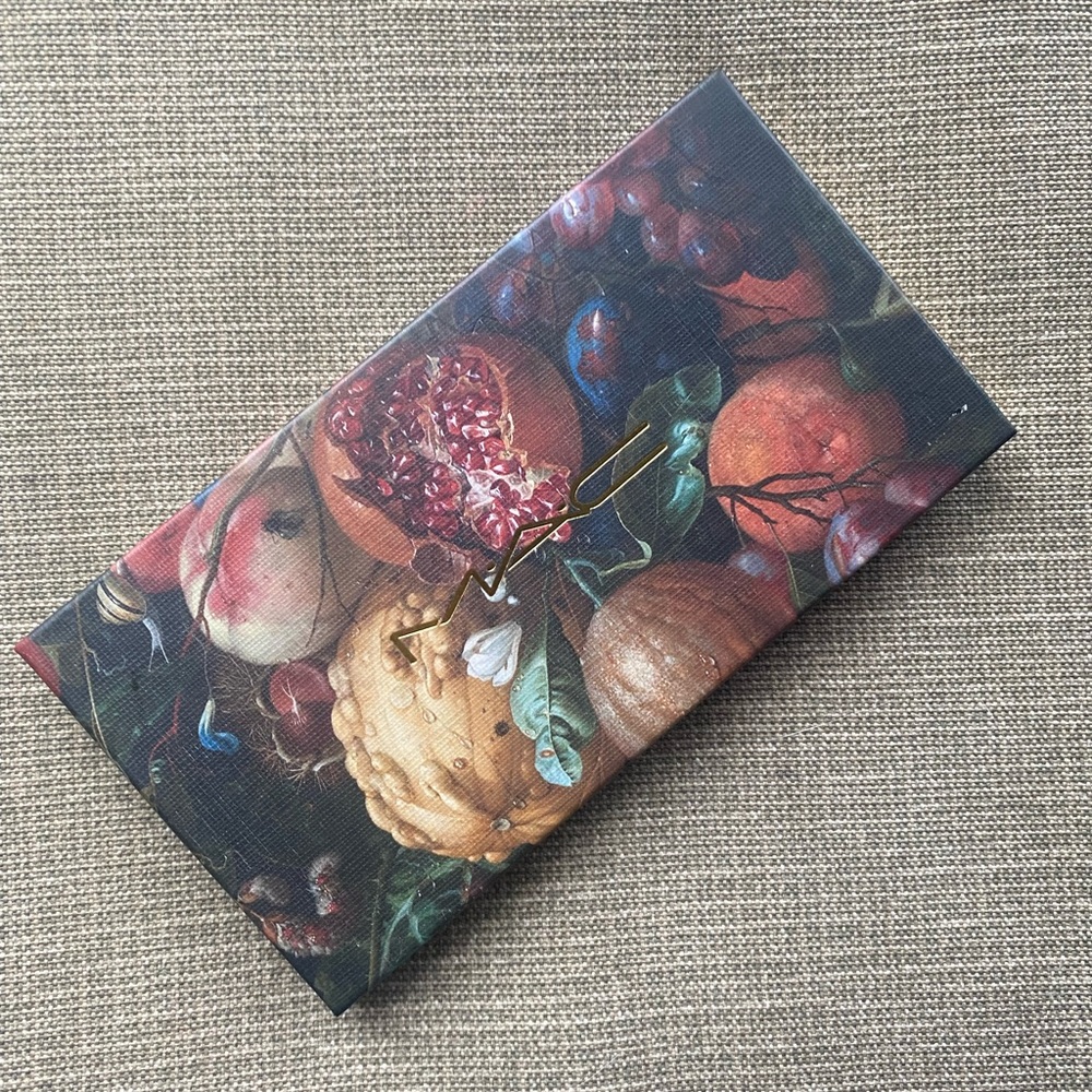 MAC Feast Your Eyes Eyeshadow Palette